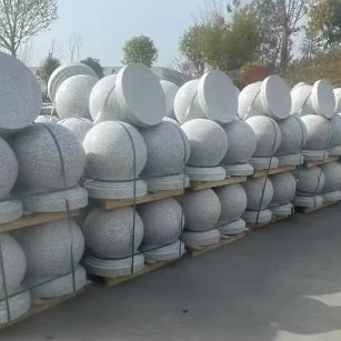 辽宁 白麻花岗岩石材圆球，石球，挡车球，隔离球，景观石球，风水球等