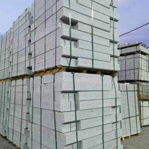 辽宁 芝麻白花岗岩路沿石，路缘石，路肩石，道牙，立缘石，马路牙子，街沿石，侧石等