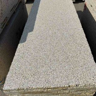 辽宁 黄金麻花岗岩荔枝面毛板，半成品