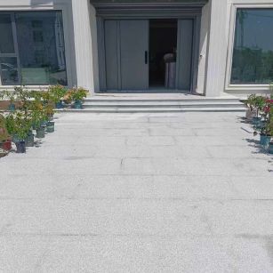 辽宁 芝麻白花岗岩地铺石地面铺装