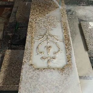 辽宁 黄金麻花岗岩异形加工雕刻栏杆大柱