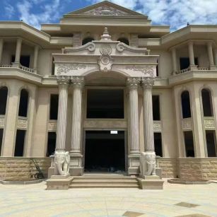 辽宁 黄金麻别墅外墙干挂，大柱，大象，蘑菇石，雕花板