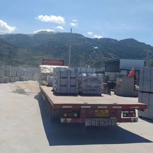 辽宁 芝麻白仿形路沿石，直形路沿石