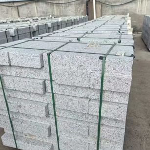 辽宁 白麻花岗岩路沿石，弧形路沿石，道牙石，马路牙子，界石，路缘石，平沿石，直岩石，平缘石等