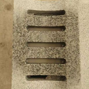 辽宁 芝麻白拉丝面花岗岩U型开槽排水槽