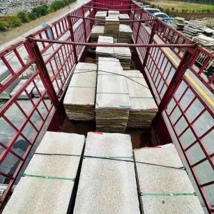 辽宁 黄金麻花岗岩荔枝面，光面毛板装车完成