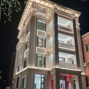 辽宁 芝麻白花岗岩别墅外墙夜间效果