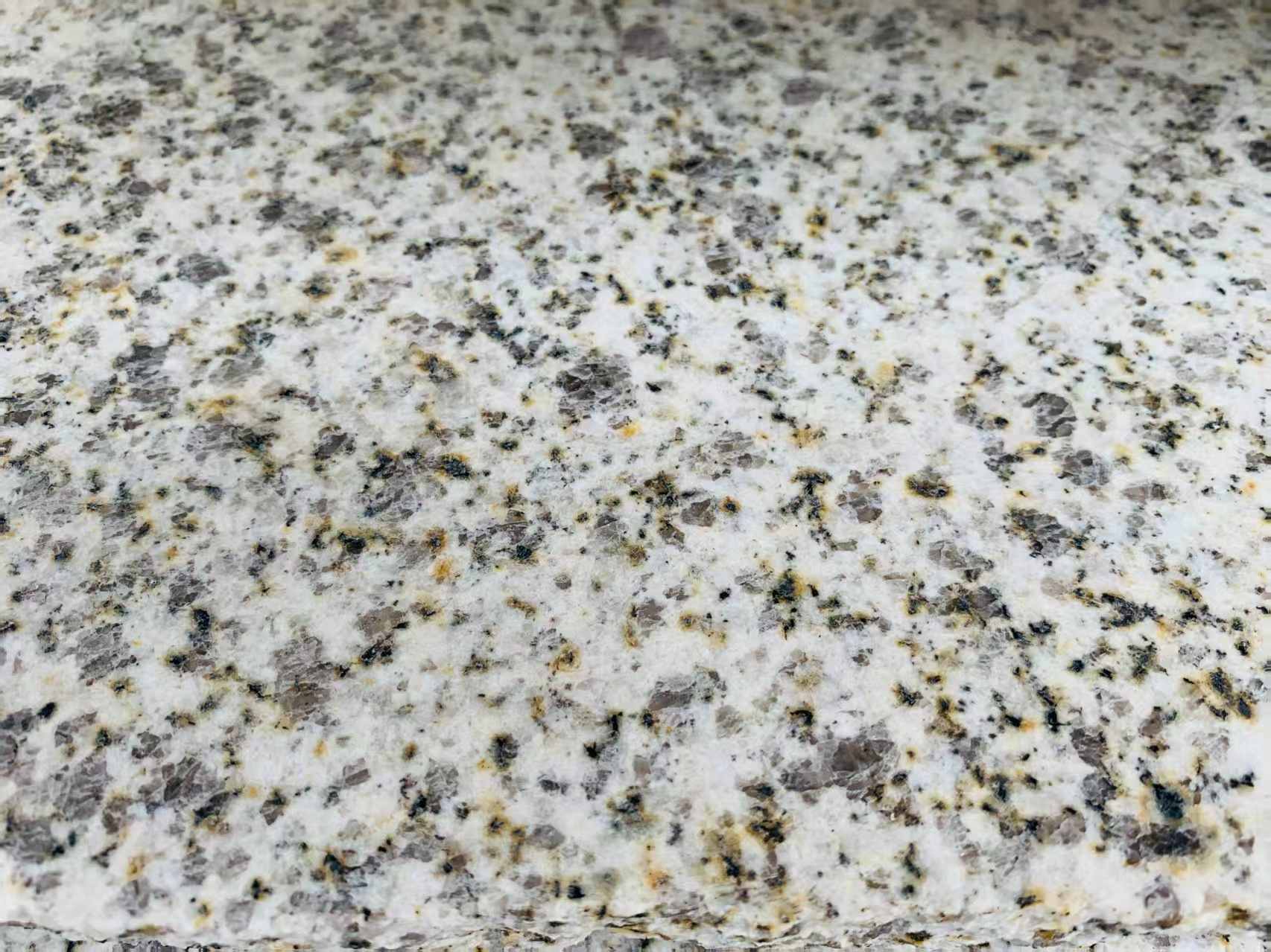 辽宁 黄金麻花岗岩石材浅黄光面