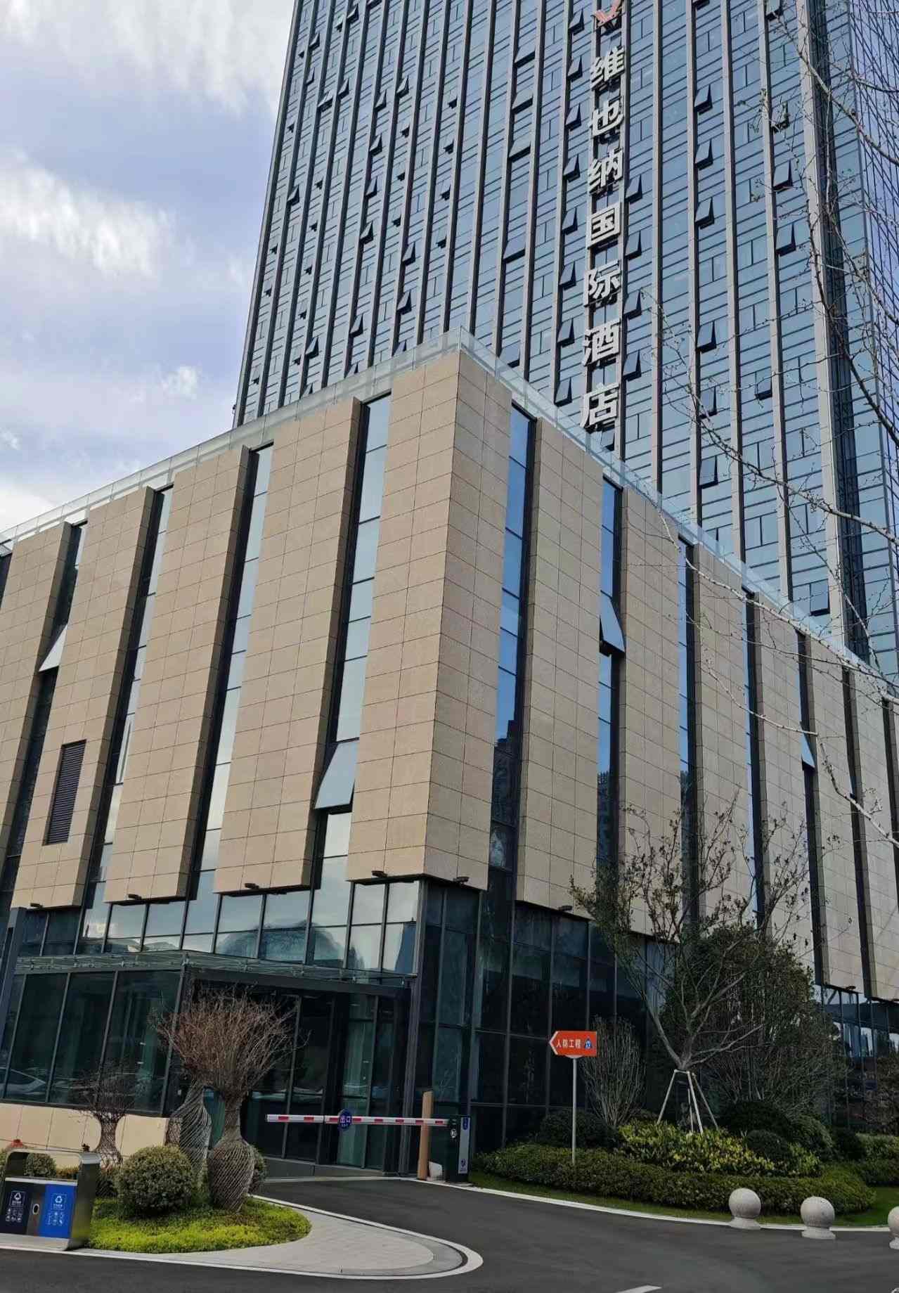 辽宁 黄金麻花岗岩外墙干挂