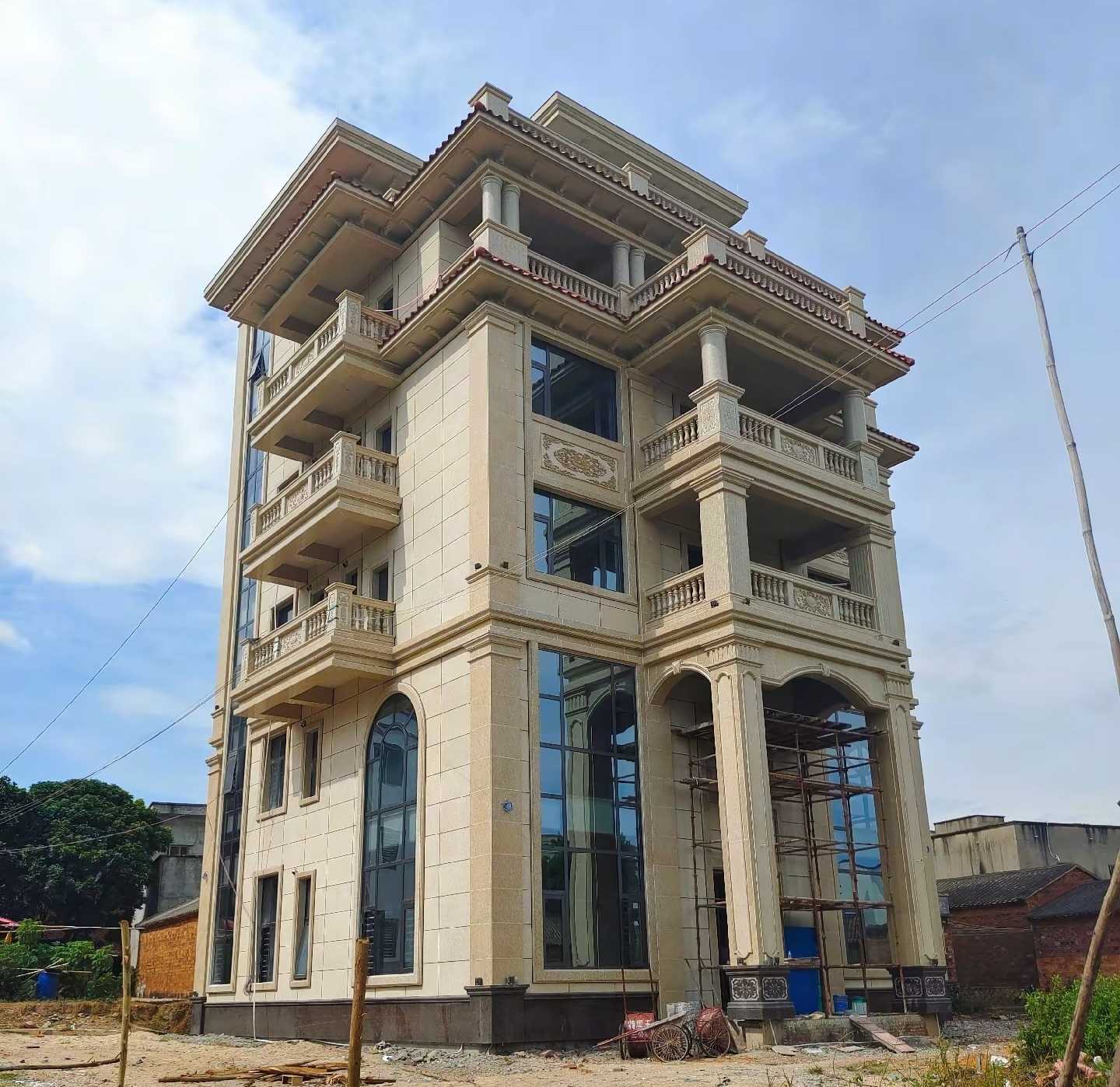 辽宁 黄金麻花岗岩石材别墅外墙干挂搭配（雕花栏杆花瓶柱门楼罗马柱）