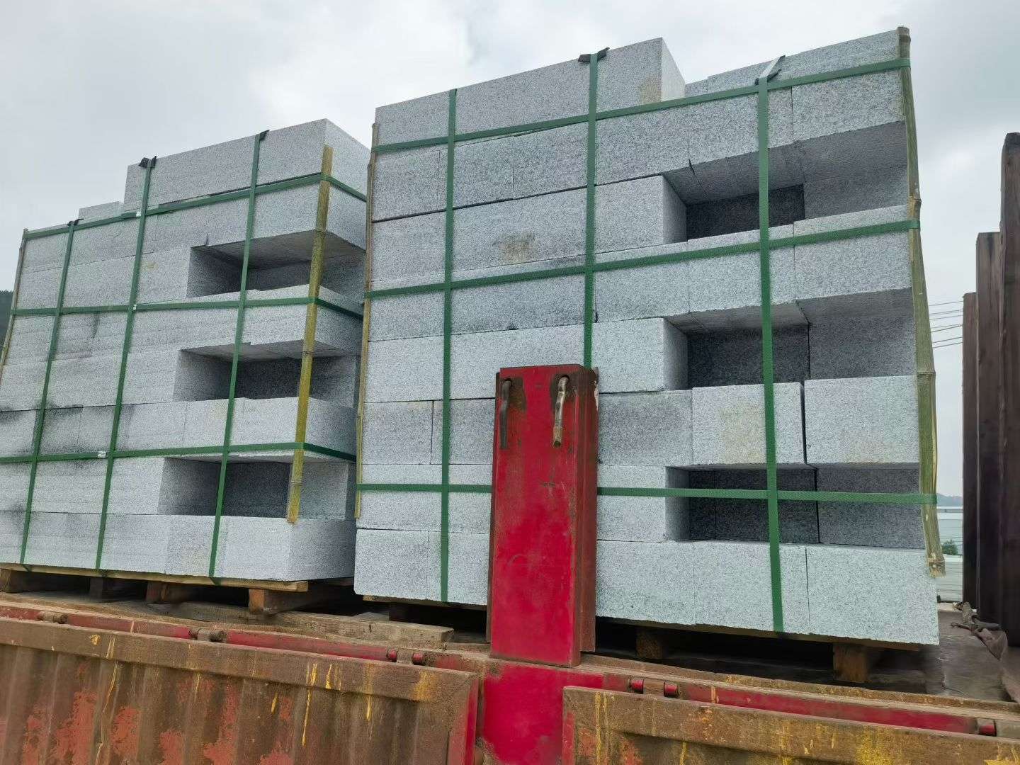 辽宁 芝麻白花岗岩路沿石，平石，路侧石，马路牙子，路缘石，立缘石，平缘石等