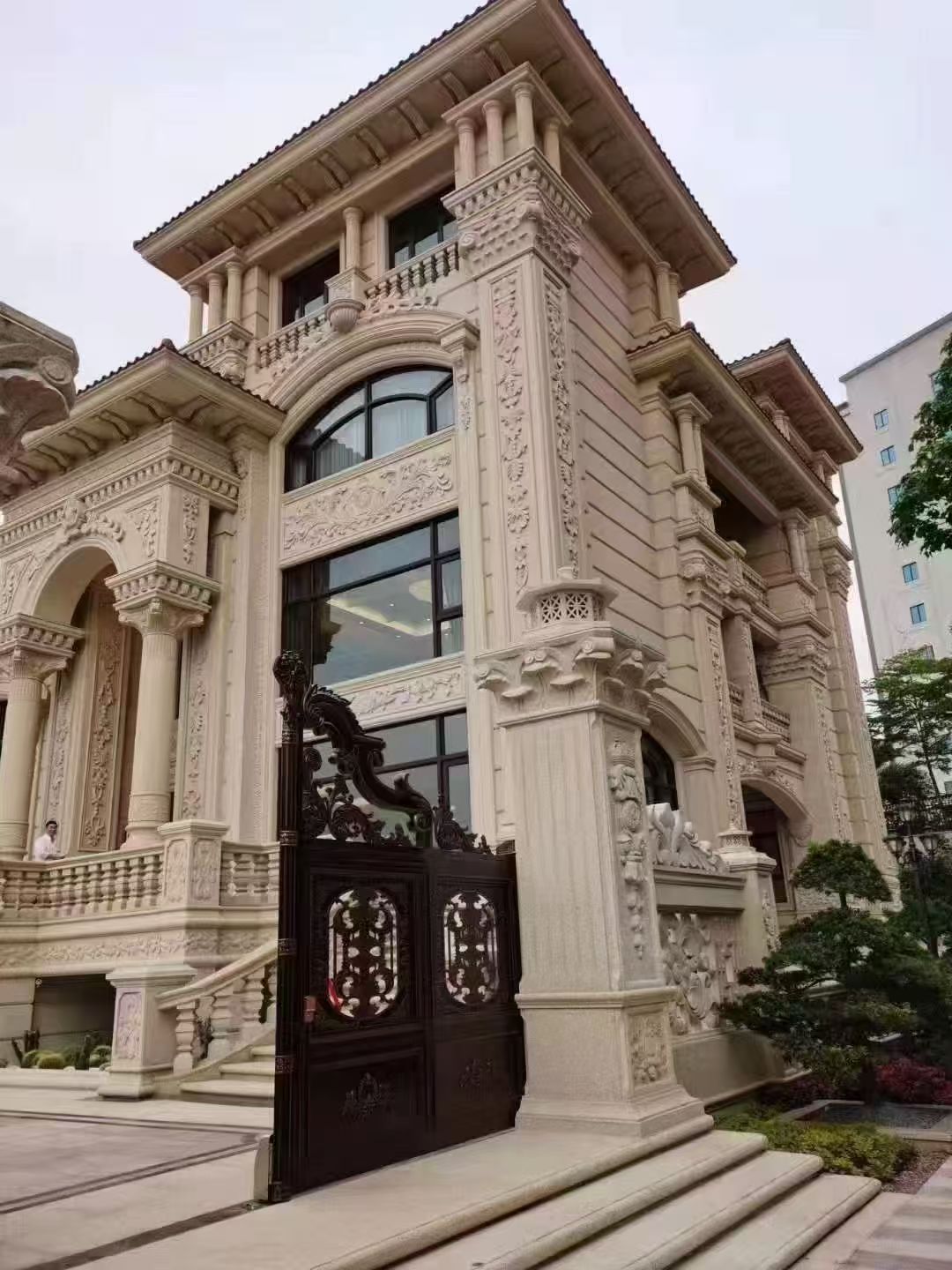 辽宁 黄金麻花岗岩别墅外墙干挂效果展示