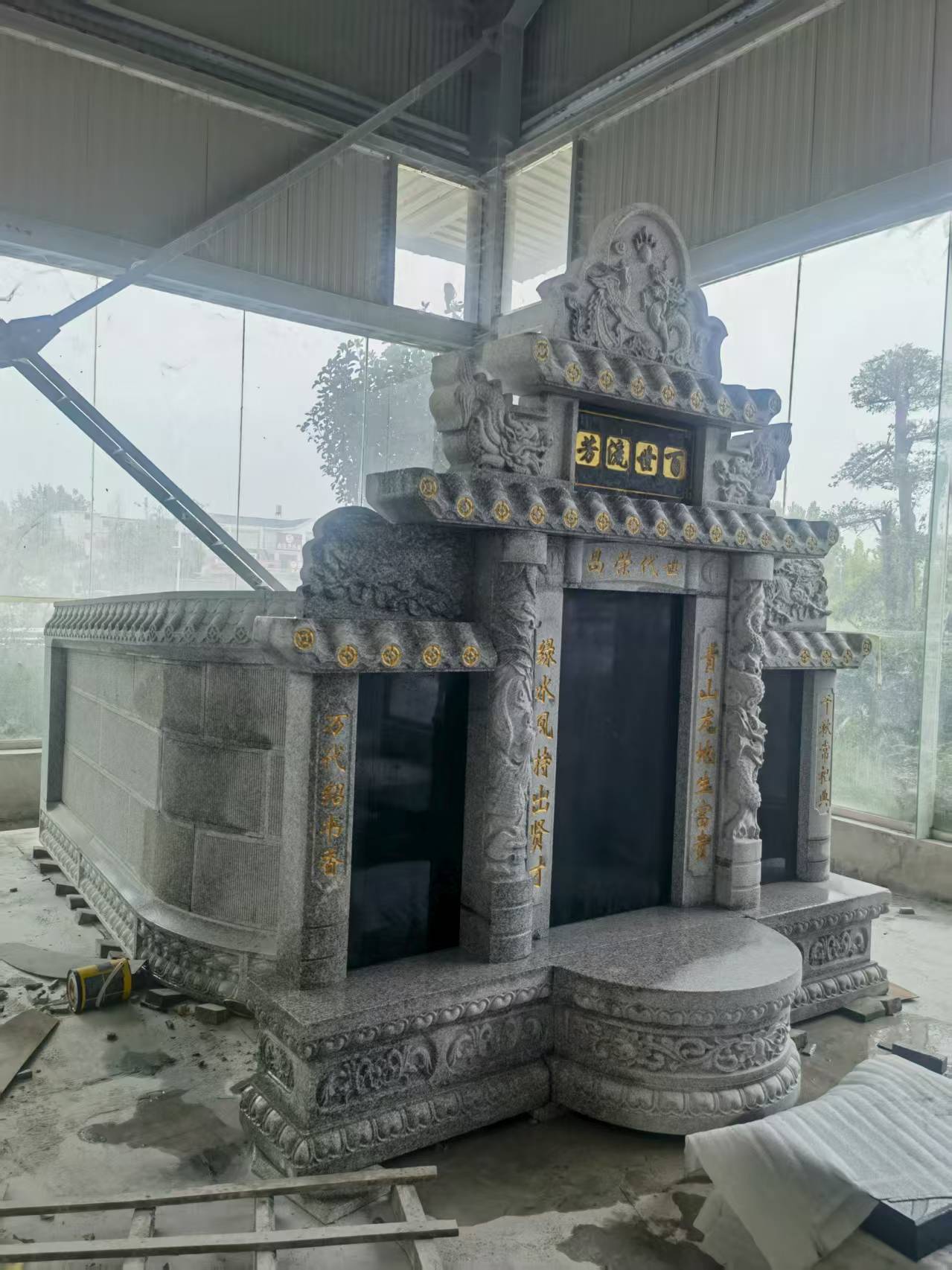 辽宁 芝麻白墓碑效果展示图