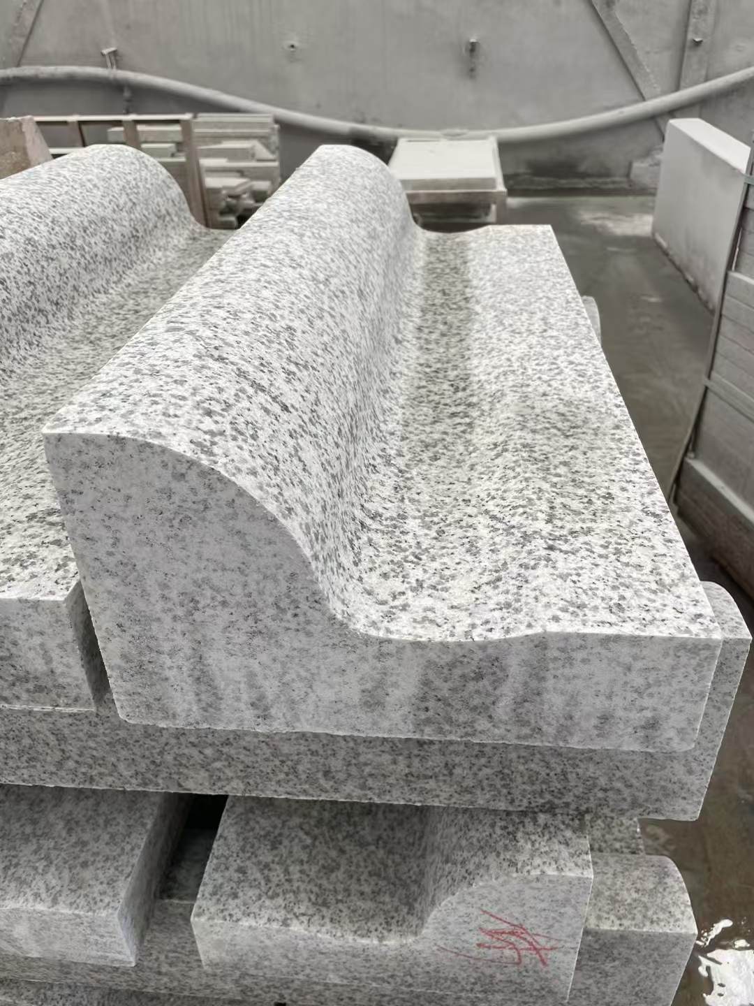 辽宁 白麻花岗岩S型路沿石，路侧石，马路牙子等