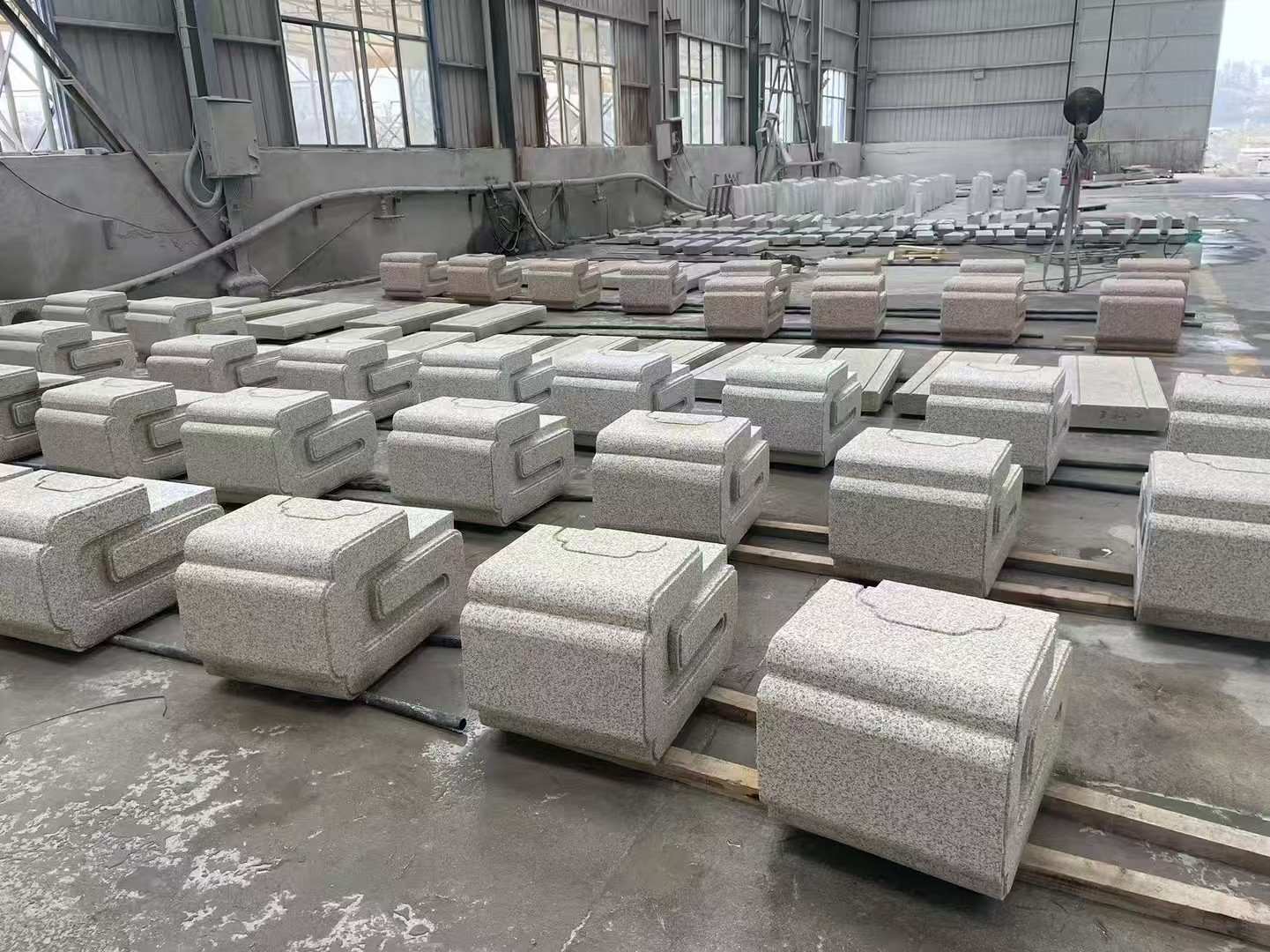 辽宁 白麻花岗岩异形加工-石凳，坐凳