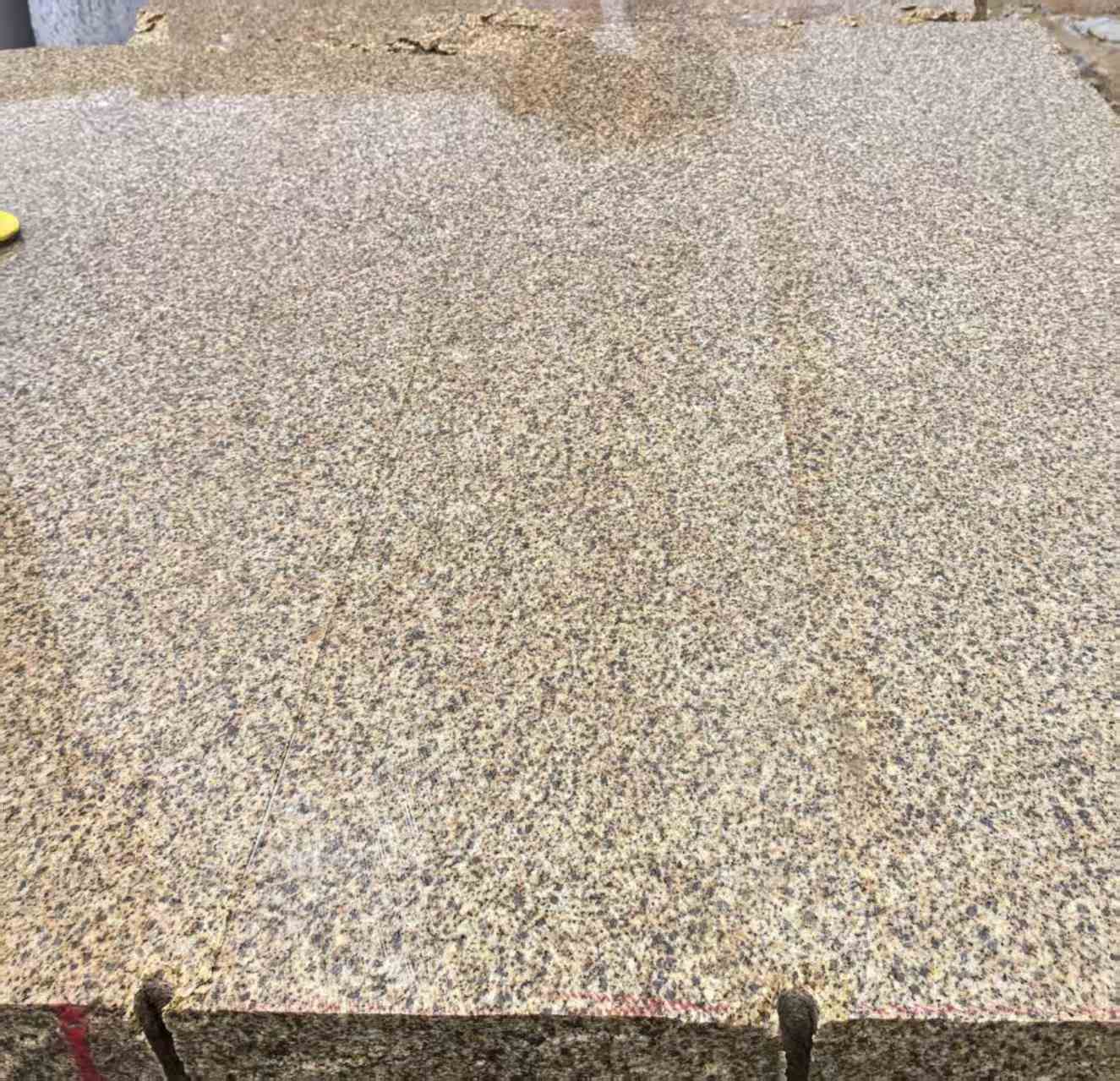 辽宁 黄金麻花岗岩石材方料