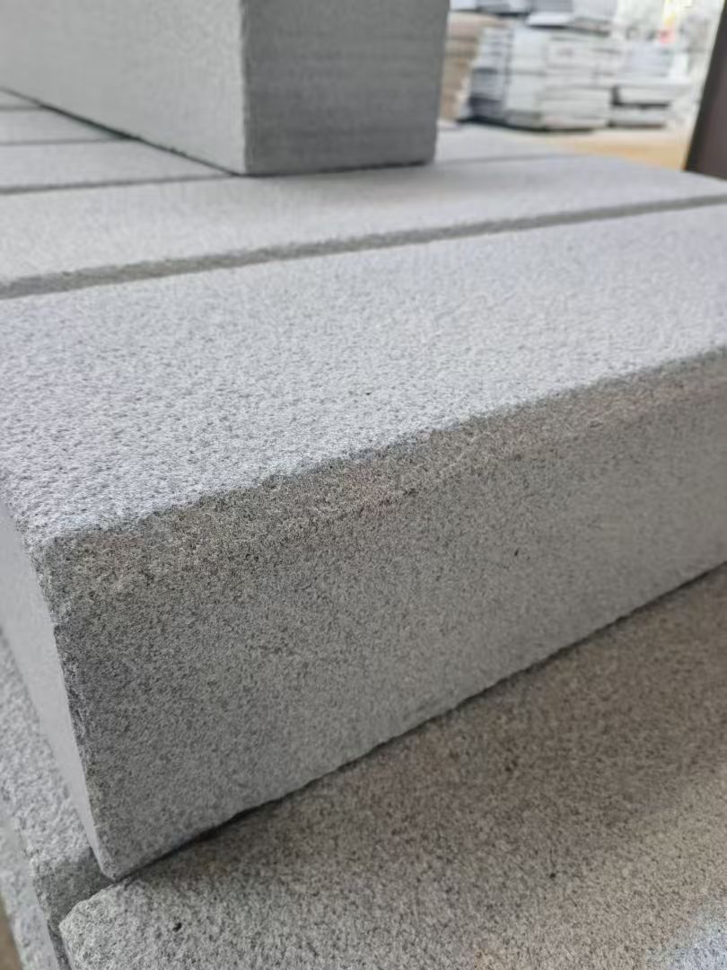 辽宁 芝麻灰荔枝面路沿石